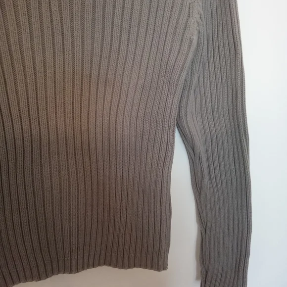 LOGG Ribbed V Neck Cropped Sweater - Picture 4 of 11